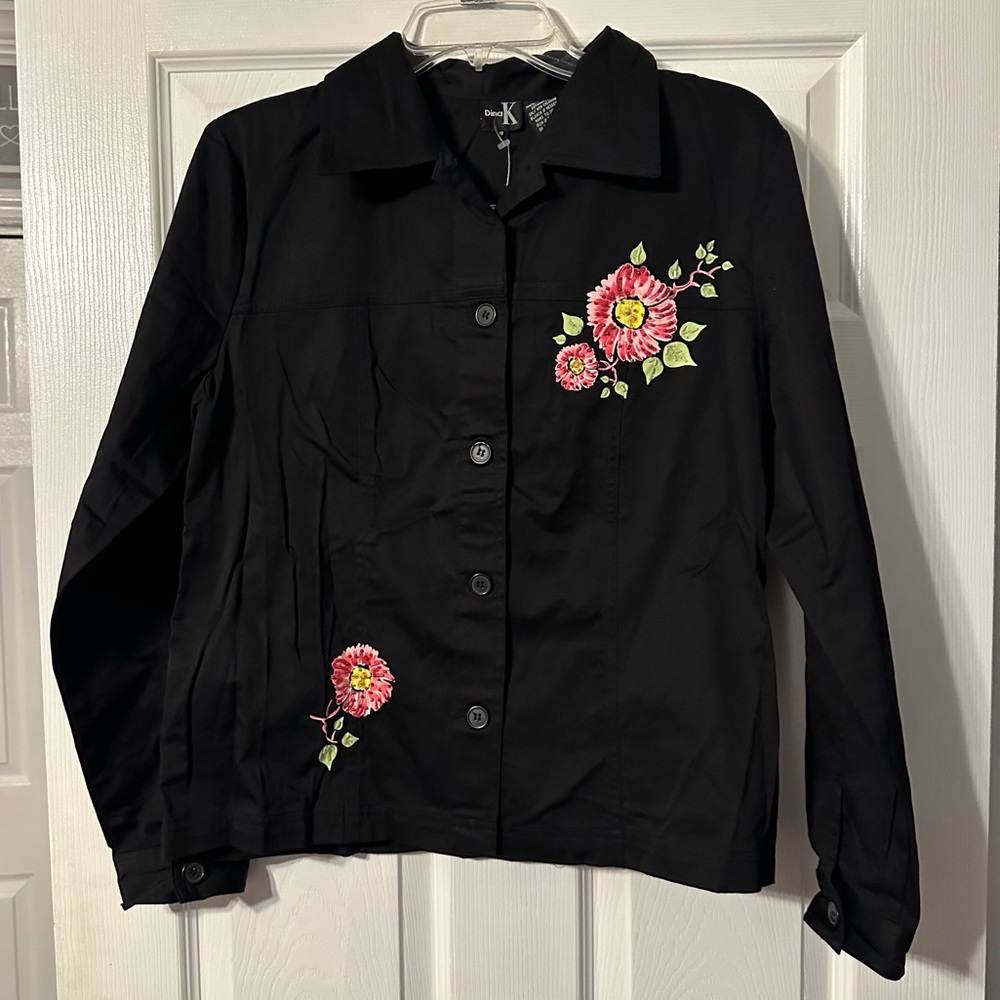 NWT Dina K Button Down Floral Accent Top